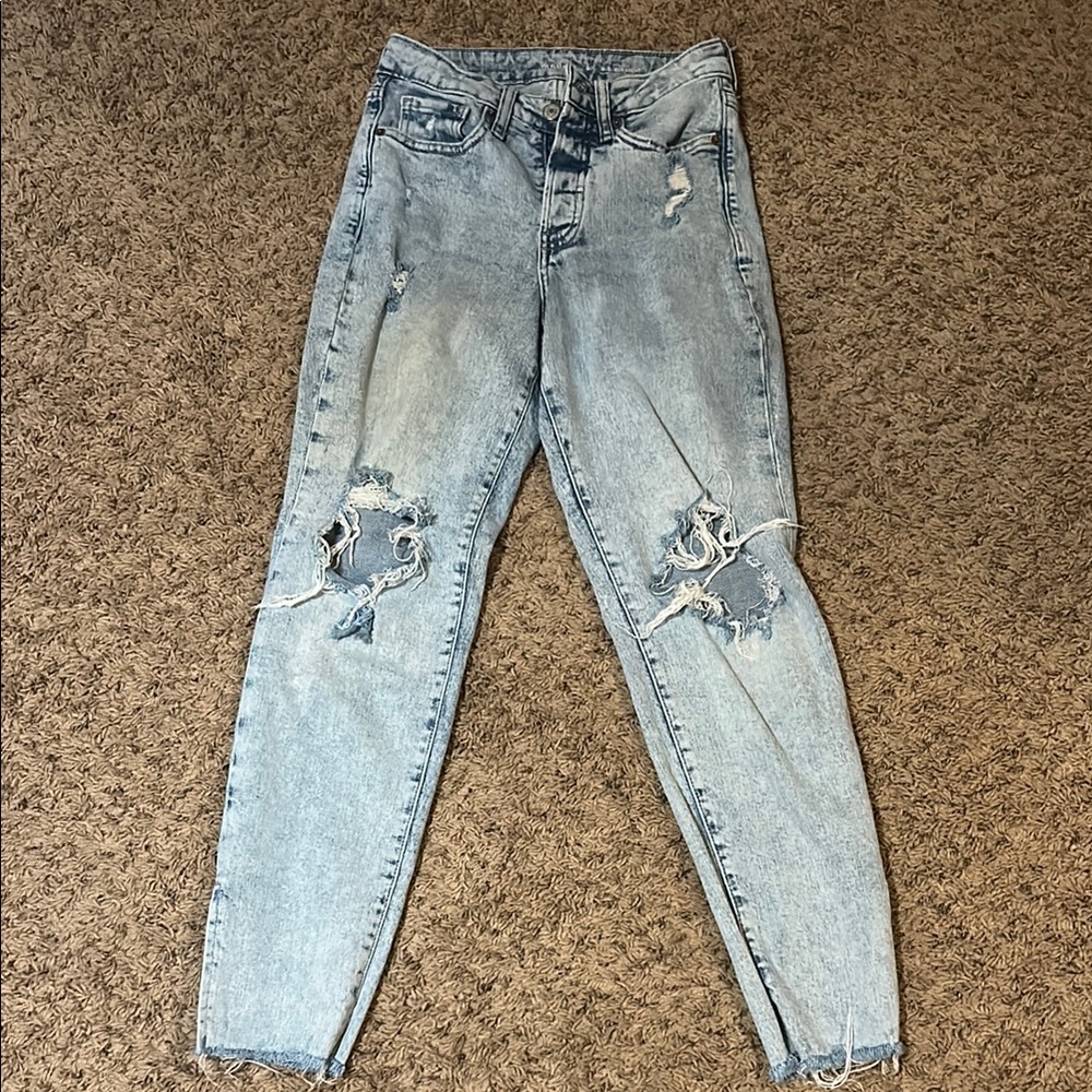 Old Navy Light Blue Distressed Ankle Jeans